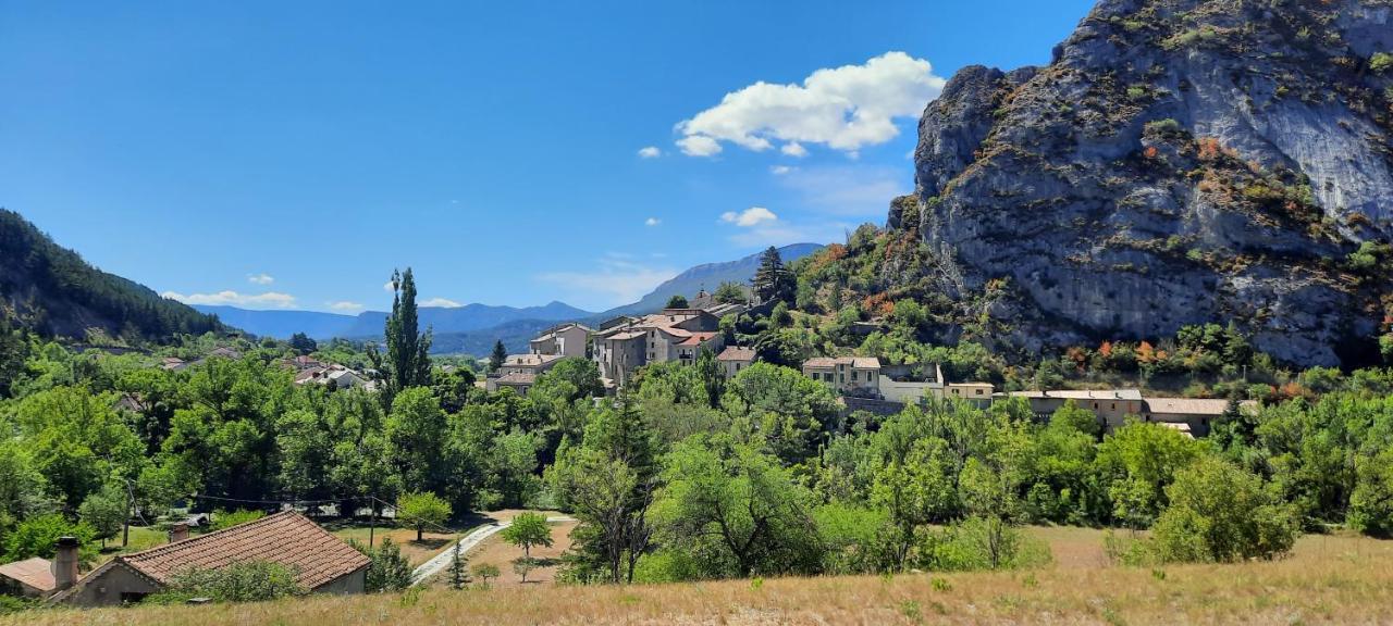 Bed and Breakfast Le Moulin Du Paroy Serres  Exterior foto
