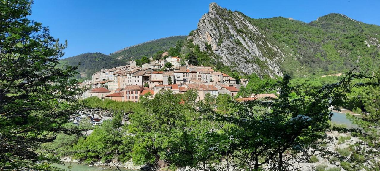 Bed and Breakfast Le Moulin Du Paroy Serres  Exterior foto